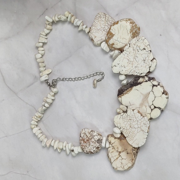 Artisan Crafted Natural Howlite Necklace - Picture 6 of 6